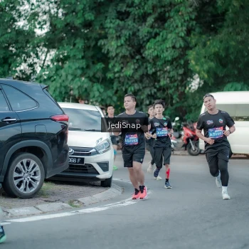 Runner Photo 3865875