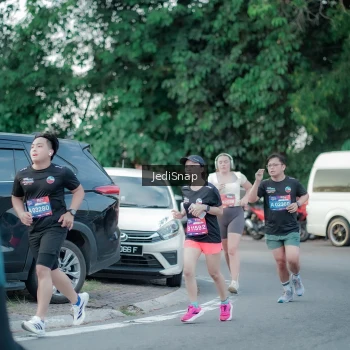 Runner Photo 3865965