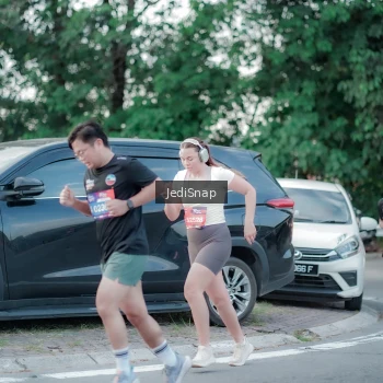 Runner Photo 3865975