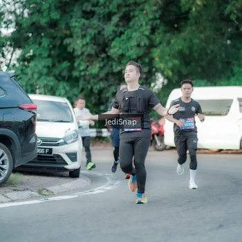 Runner Photo 3867663