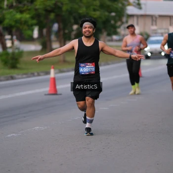 Runner Photo 3868001