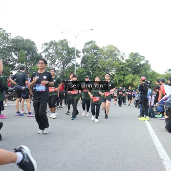 Runner Photo 3871585