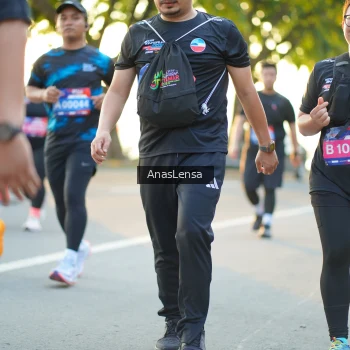 Runner Photo 3874759