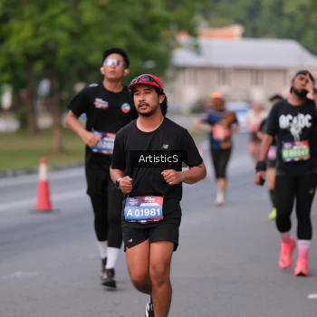 Runner Photo 3875614