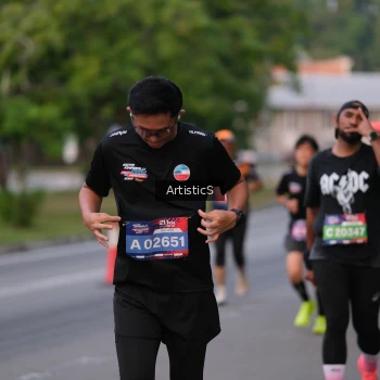 Runner Photo 3875624