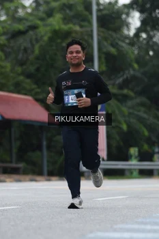Runner Photo 3875656