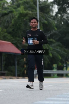 Runner Photo 3875660