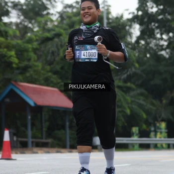 Runner Photo 3875968