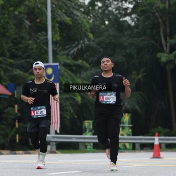 Runner Photo 3875992