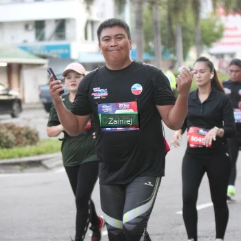 Runner Photo 3875999