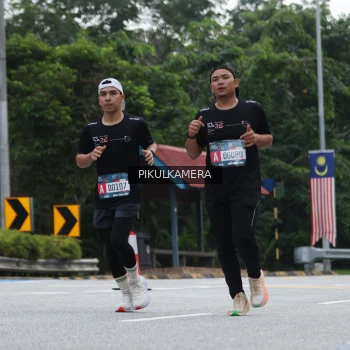 Runner Photo 3876024
