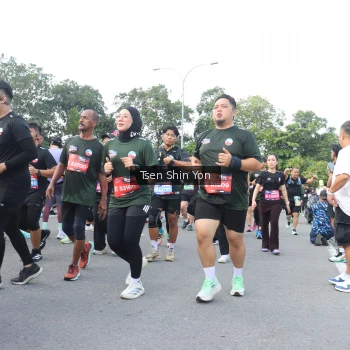 Runner Photo 3876499