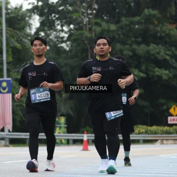Runner Photo 3876566