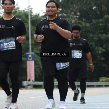 Runner Photo 3876575