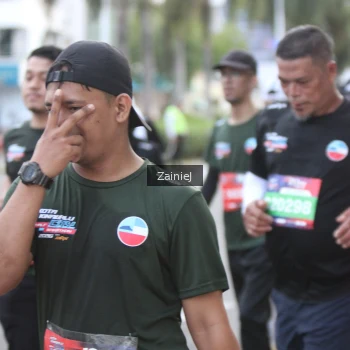 Runner Photo 3876663