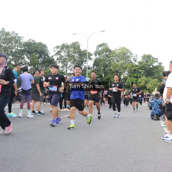 Runner Photo 3876762