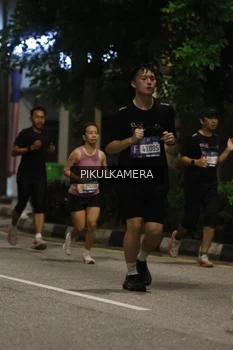 Runner Photo 3880004