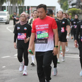 Runner Photo 3882937