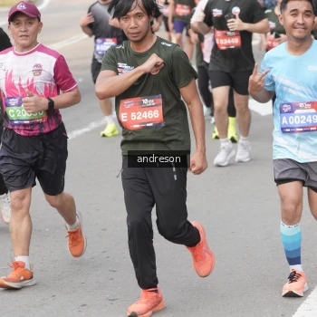 Runner Photo 3883133