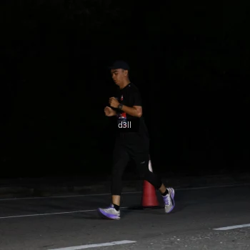 Runner Photo 3883353