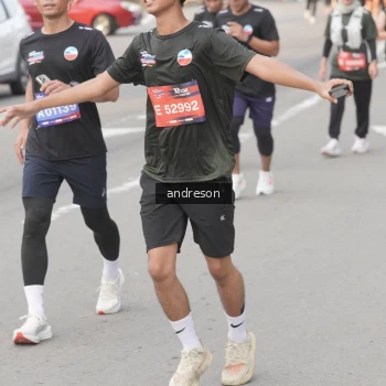 Runner Photo 3883674