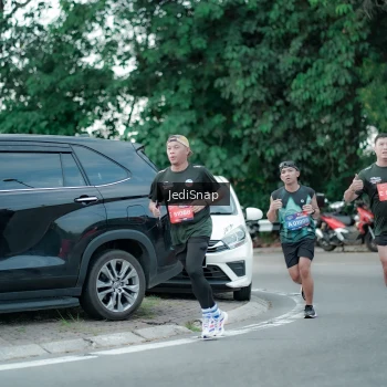 Runner Photo 3884375