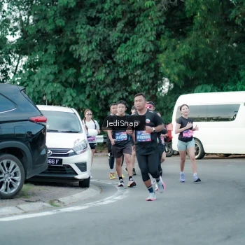 Runner Photo 3884402