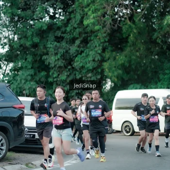 Runner Photo 3884422