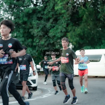 Runner Photo 3884504