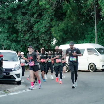Runner Photo 3884575