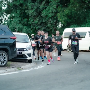 Runner Photo 3884609