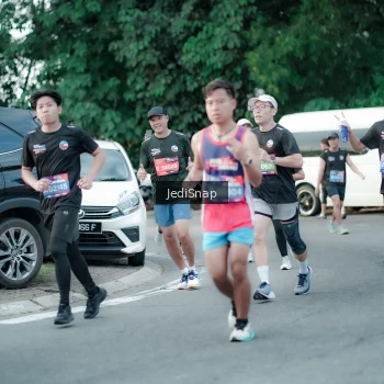 Runner Photo 3884657