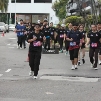 Runner Photo 3884660