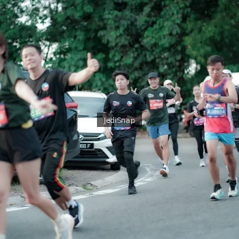 Runner Photo 3884673