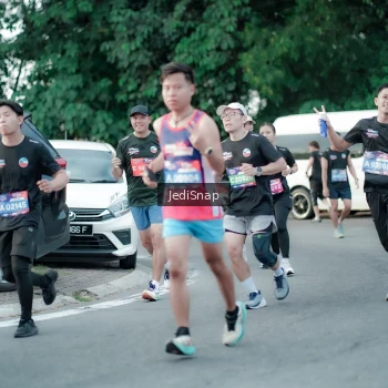 Runner Photo 3884675