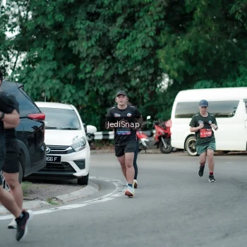 Runner Photo 3884946