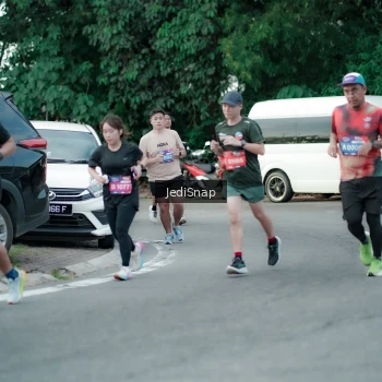 Runner Photo 3884965