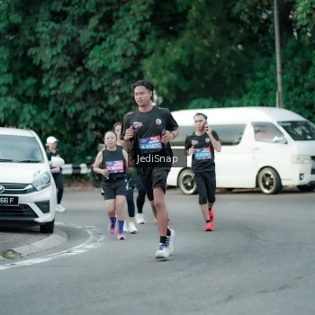 Runner Photo 3885037
