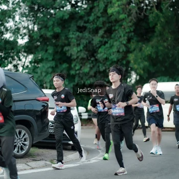 Runner Photo 3885312
