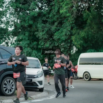 Runner Photo 3885525