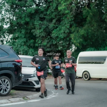 Runner Photo 3885537
