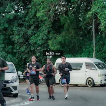 Runner Photo 3885552