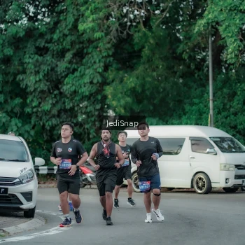 Runner Photo 3885559
