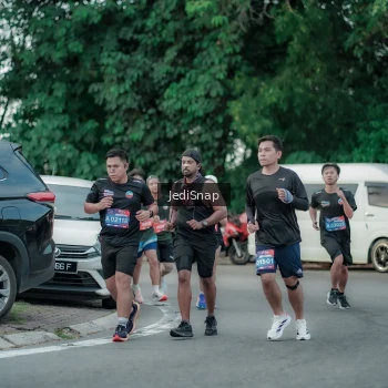 Runner Photo 3885576