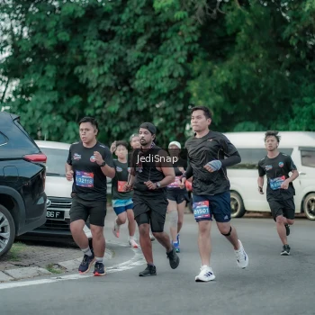 Runner Photo 3885595