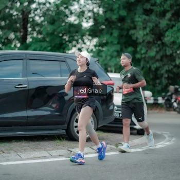Runner Photo 3885611