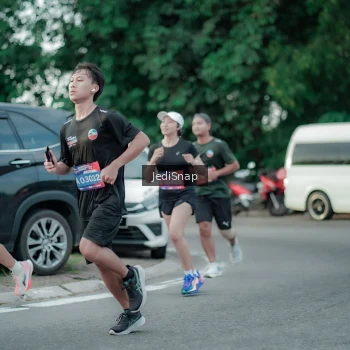 Runner Photo 3885613