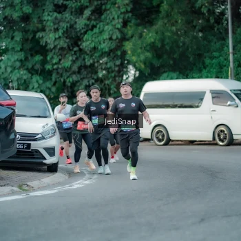 Runner Photo 3885659