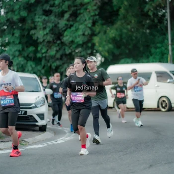 Runner Photo 3885722