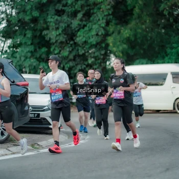 Runner Photo 3885727